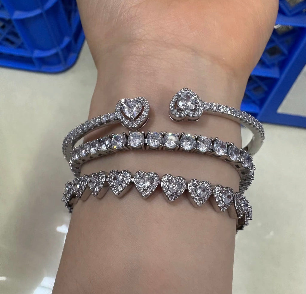 Heart Crystal Cuff Bracelet (Gold & Silver)